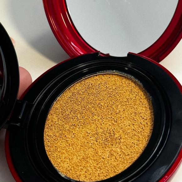 💋 VIRAL TIR TIR CUSHION FOUNDATION 💋 - Picture 2 of 4